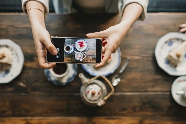 Gen-Z-social-network-min