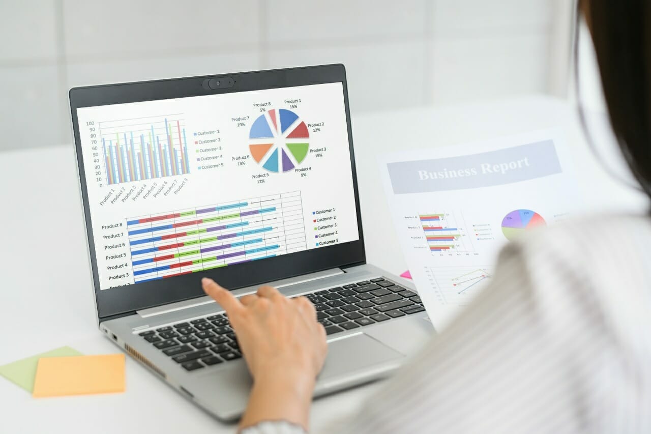 woman-working-analyze-business-plan